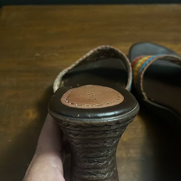 Gianni Bini wedge sandles sz8.5 Brown with multicolored strap - Picture 6 of 9